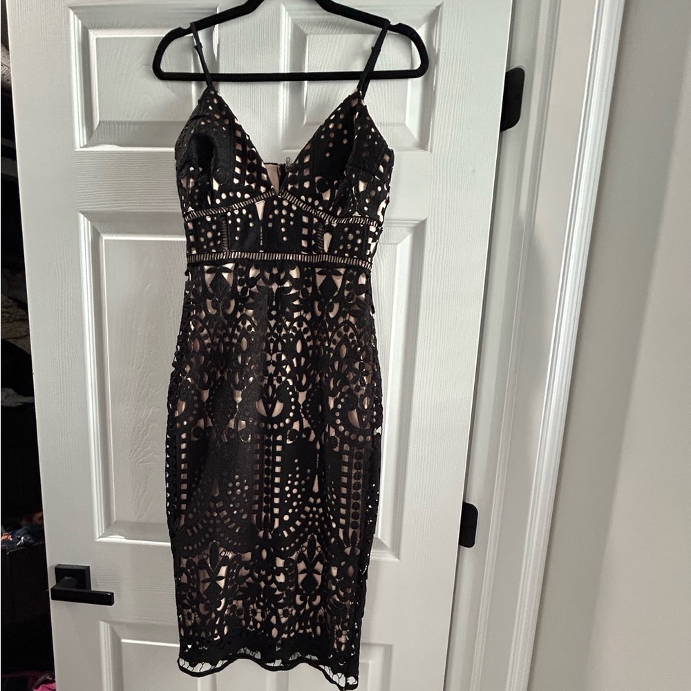 Guipure lace midi dress